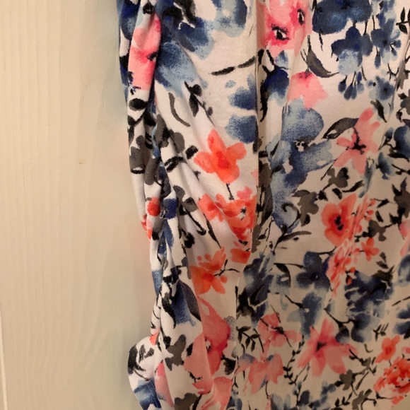 Floral Motherhood Maternity Top - Picture 7 of 8